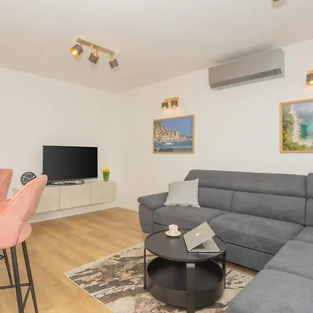 شقة Apartman Baldekin شيبينيك