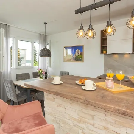 Apartman Baldekin شيبينيك