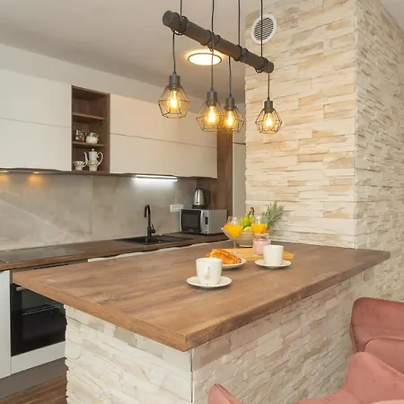 Apartman Baldekin شقة شيبينيك