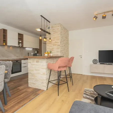 Apartman Baldekin شقة