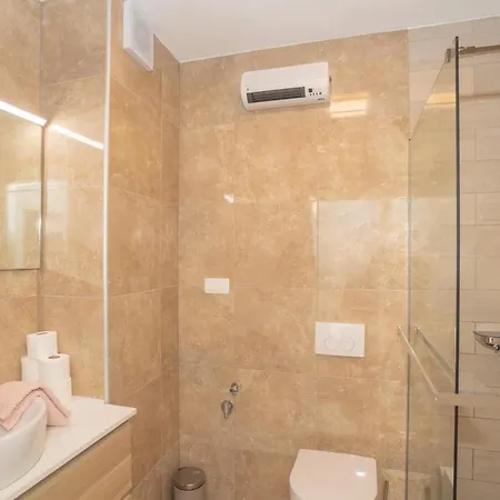 Apartman Baldekin شقة *